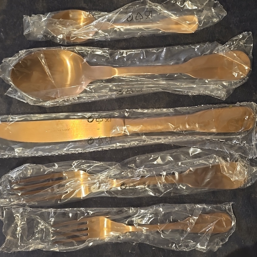 Madrid 5 Pc. Gold Set, Service For One By Canvas Home